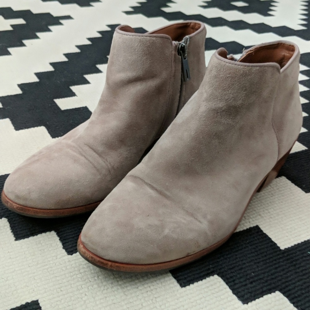 Sam Edelman Petty ankle bootie in Putty suede